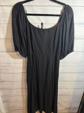 Old Navy Black Smocked Bodice Puff-Sleeve Midi Dress